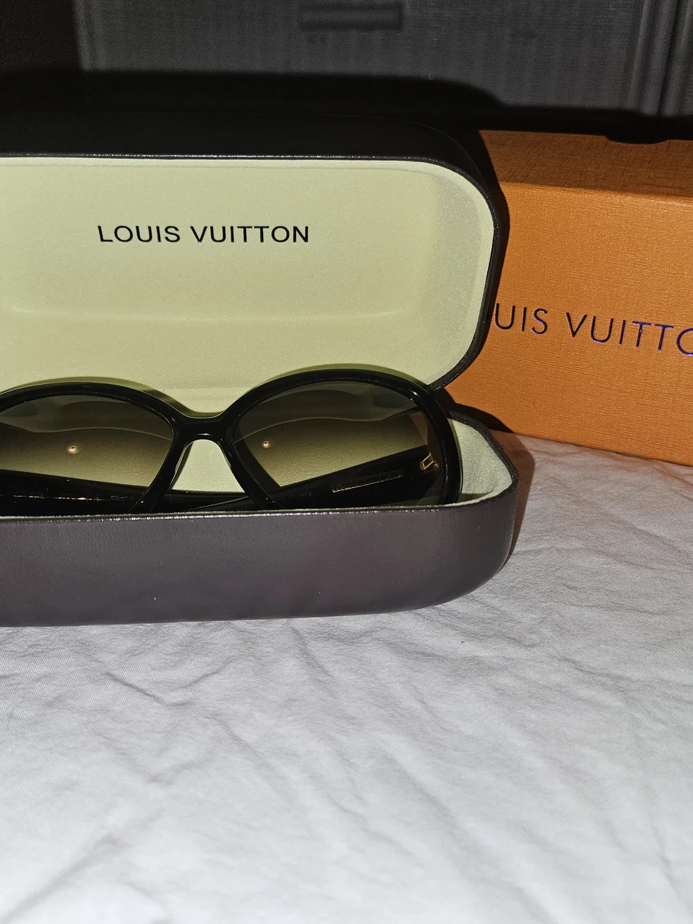 Louis Vuitton Black Round Sunglasses - Designer Women’s Accessories